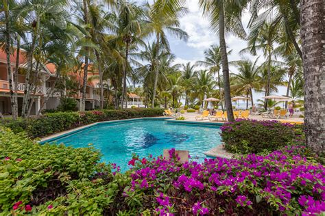 Coco Reef Resort and Spa