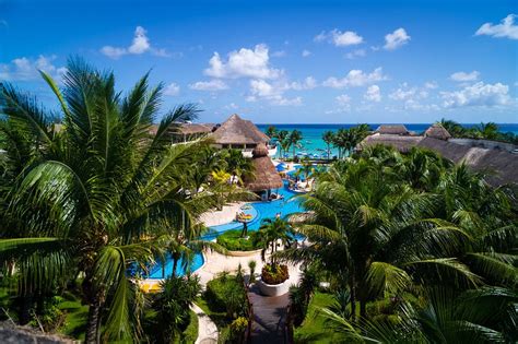 Coco Reef Resort and Spa