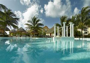 Grand Palladium Colonial Resort & Spa