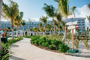 Margaritaville Island Reserve Cap Cana Wave - Family-friendly