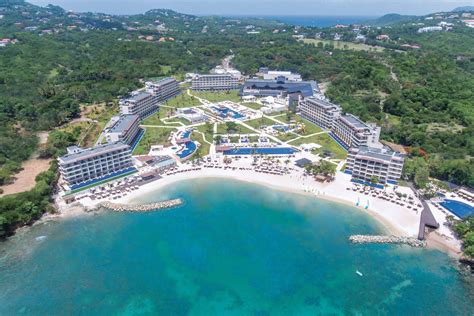 Sandals Halcyon Beach