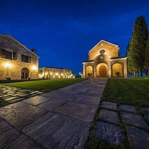 Weddings in a Tuscan Hamlet